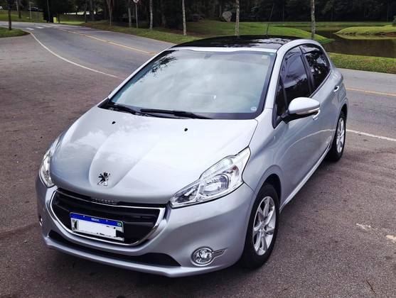 PEUGEOT 208 1.5 ALLURE 8V FLEX 4P MANUAL PEUGEOT 208 1.5 ALLURE 8V FLEX 4P MANUAL